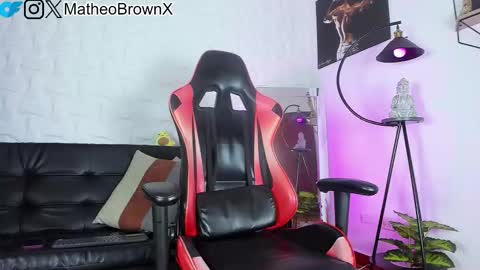 Snapshot of casticatheking chatting on 09-30-25, 04:06 Matheo Brown online show from 09-30-25, 04:06