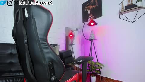 Snapshot of casticatheking chatting on 10-06-25, 11:02 Matheo Brown online show from 10-06-25, 11:02