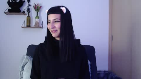 Snapshot of cat_black___ chatting on 01-05-25, 11:33 cat online show from 01-05-25, 11:33