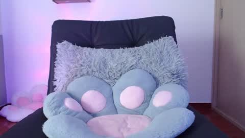 Snapshot of cat_black___ chatting on 01-28-25, 10:12 cat online show from 01-28-25, 10:12