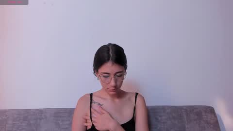 Snapshot of catalella_0 chatting on 06-27-26, 11:37 Catalella online show from 06-27-26, 11:37