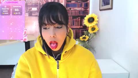 Queen Catalella online show from 10-17-25, 03:20