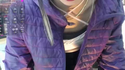 Queen Catalella online show from 10-26-25, 03:12