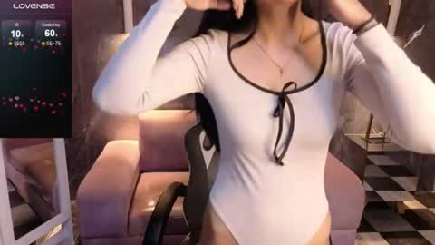 Snapshot of catalella_little_b chatting on 06-11-26, 12:32 catalella_little_b online show from 06-11-26, 12:32
