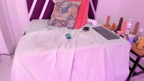 Snapshot of cataleya_bianchi chatting on 04-24-26, 05:43 Cataleya online show from 04-24-26, 05:43