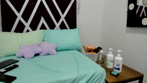 Snapshot of cataleya_bianchi chatting on 05-19-26, 02:29 Cataleya online show from 05-19-26, 02:29