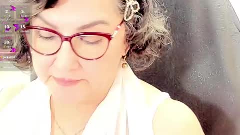 Snapshot of cataleya_mom_ chatting on 04-21-26, 04:12 cataleya online show from 04-21-26, 04:12