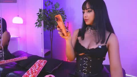 Catalina lovers online show from 01-08-26, 06:21