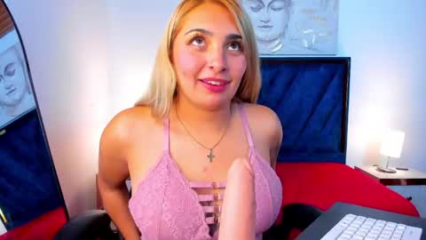 Snapshot of catalina_osorio chatting on 04-29-26, 05:30 catalina_osorio online show from 04-29-26, 05:30