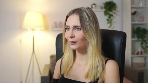 catecrago  online show from 11-24-25, 02:06