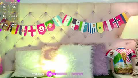 Snapshot of caterinaromano_ chatting on 06-17-26, 07:26 CaterinaRomano online show from 06-17-26, 07:26