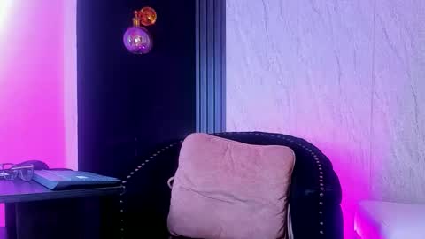 Snapshot of catherine_smith_ chatting on 11-07-25, 11:54 Catherine online show from 11-07-25, 11:54