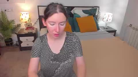 Catrin online show from 09-20-25, 05:08