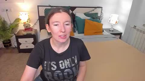 Catrin online show from 10-24-25, 08:00