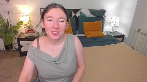 Catrin online show from 11-30-25, 06:28