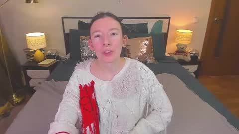 Catrin online show from 12-22-25, 04:42