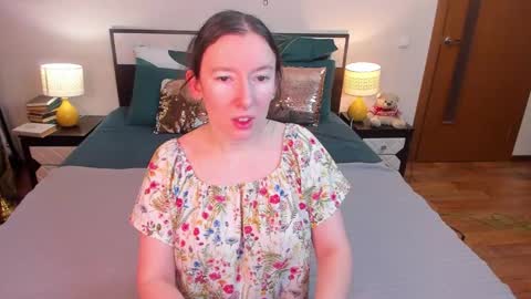 Snapshot of catherinewalls chatting on 02-15-26, 04:42 Catrin online show from 02-15-26, 04:42