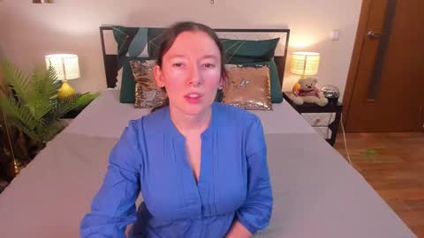 Snapshot of catherinewalls chatting on 02-26-26, 02:54 Catrin online show from 02-26-26, 02:54