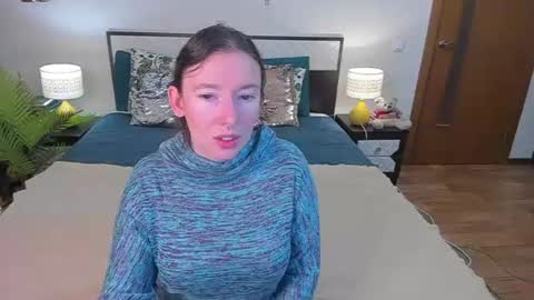 Snapshot of catherinewalls chatting on 06-26-26, 03:55 Catrin online show from 06-26-26, 03:55