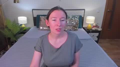Snapshot of catherinewalls chatting on 07-19-26, 04:27 Catrin online show from 07-19-26, 04:27