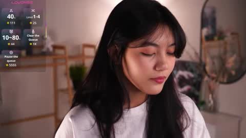 Lee online show from 10-23-25, 05:23