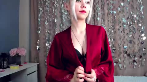 Snapshot of cathiearzabala chatting on 02-25-26, 11:09 Mia online show from 02-25-26, 11:09