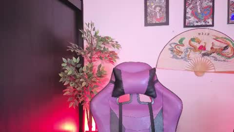 Snapshot of cati_petite chatting on 06-19-26, 10:30 Cati help me reach my goal of 100 thumbs up again 3 online show from 06-19-26, 10:30