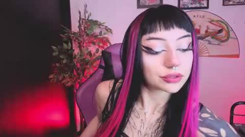 Snapshot of cati_petite chatting on 07-06-26, 02:41 Cati help me reach my goal of 100 thumbs up again 3 online show from 07-06-26, 02:41