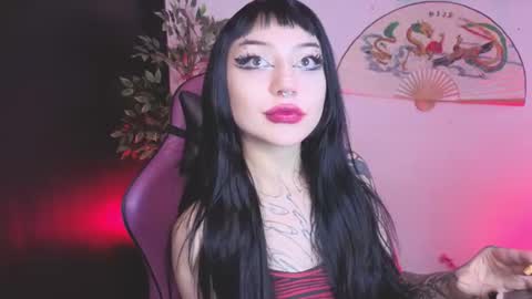 Snapshot of cati_petite chatting on 07-28-26, 06:20 Cati help me reach my goal of 100 thumbs up again 3 online show from 07-28-26, 06:20