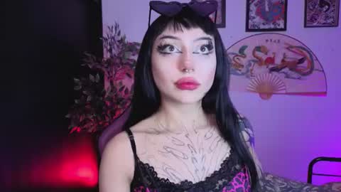 Snapshot of cati_petite chatting on 07-31-26, 07:41 Cati help me reach my goal of 100 thumbs up again 3 online show from 07-31-26, 07:41