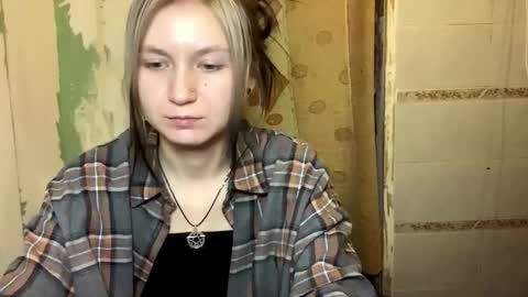 Lola online show from 11-04-25, 09:03