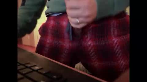 Snapshot of catmandoo21001 chatting on 12-28-24, 10:34 catmandoo21001 online show from 12-28-24, 10:34