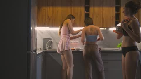 catolinanight online show from 10-19-25, 06:14