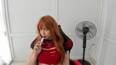 Catrine online show from 06-18-26, 09:25