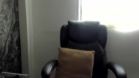 CATT EVANS online show from 11-30-25, 08:02