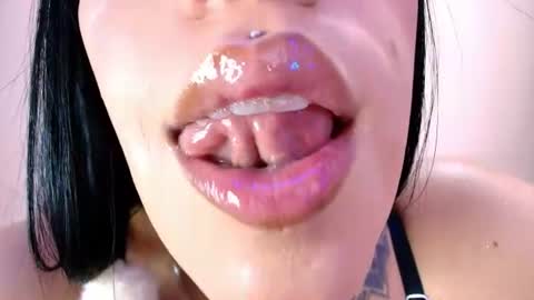 Snapshot of catte_jensen chatting on 06-12-26, 05:50 Cattleya online show from 06-12-26, 05:50