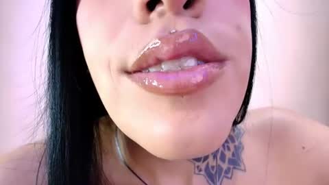 Snapshot of catte_jensen chatting on 06-17-26, 04:04 Cattleya online show from 06-17-26, 04:04