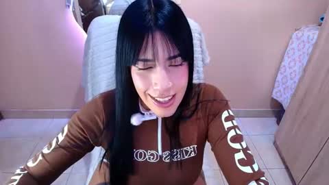 Snapshot of catte_jensen chatting on 07-19-26, 05:11 Cattleya online show from 07-19-26, 05:11
