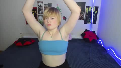 Snapshot of cattie_w_ chatting on 02-17-26, 01:13 cattie_w_ online show from 02-17-26, 01:13