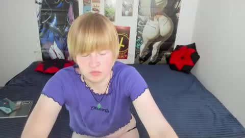 Snapshot of cattie_w_ chatting on 06-20-26, 01:09 cattie_w_ online show from 06-20-26, 01:09