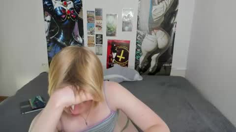 Snapshot of cattie_w_ chatting on 07-21-26, 01:08 cattie_w_ online show from 07-21-26, 01:08