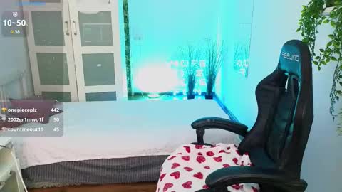 Snapshot of caty_cuddly chatting on 02-19-25, 08:44 caty_cuddly online show from 02-19-25, 08:44