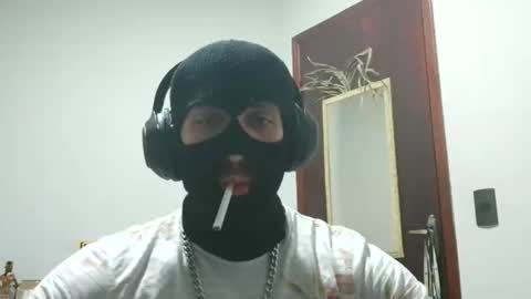 Snapshot of caugusto91 chatting on 10-20-25, 03:18 Carlos A online show from 10-20-25, 03:18