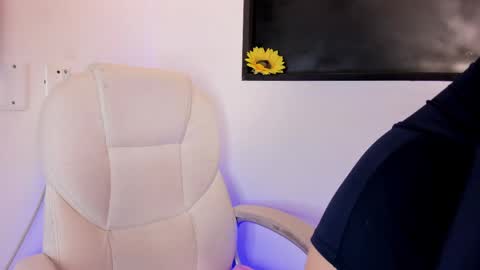 Snapshot of cayetana_01 chatting on 05-14-26, 07:09 cayetana online show from 05-14-26, 07:09