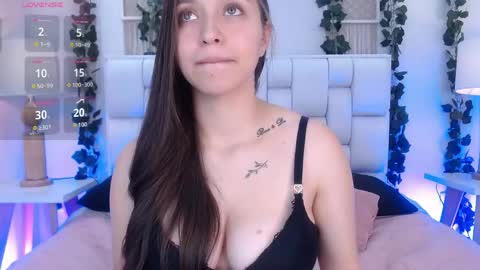 Snapshot of cayetana_01 chatting on 05-17-26, 07:54 cayetana online show from 05-17-26, 07:54