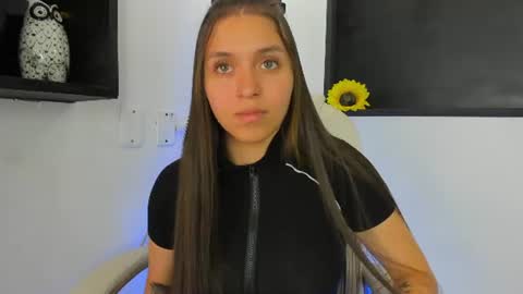 Snapshot of cayetana_01 chatting on 06-12-26, 07:13 cayetana online show from 06-12-26, 07:13