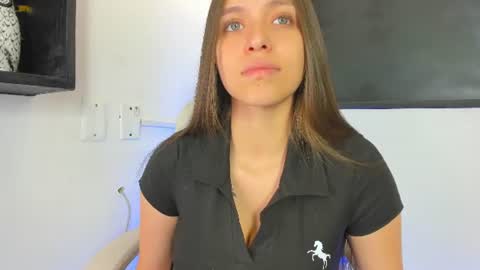 Snapshot of cayetana_01 chatting on 07-02-26, 07:09 cayetana online show from 07-02-26, 07:09