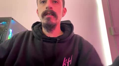 Snapshot of cayu_frensh94 chatting on 01-05-25, 03:55 cayu_frensh94 online show from 01-05-25, 03:55