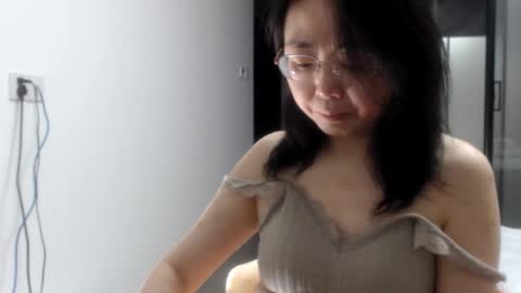 Snapshot of cbz112233 chatting on 02-27-25, 02:54 ANNYANNY online show from 02-27-25, 02:54