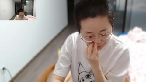 Snapshot of cbz112233 chatting on 04-20-26, 04:21 ANNYANNY online show from 04-20-26, 04:21